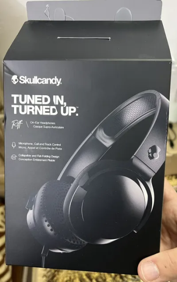 Skull candy headphones in new condition for sale