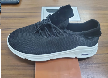 احذية رجالية صناعة الصين الكمية 10 آلاف قطعة السعر 8.5 درهم اقل كمية 1000 قطعة للتواصل