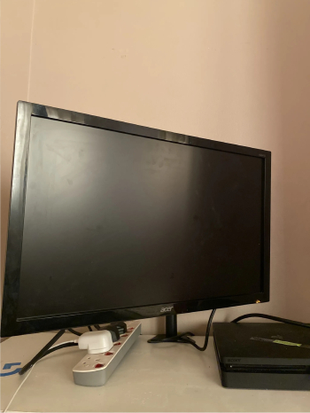 شاشة تشغل 165هرتز مال قيمنق تشتغل ع سوني و البيسيس