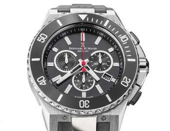 ساعة سيوسرية جديدة للبيع بداعي المرض