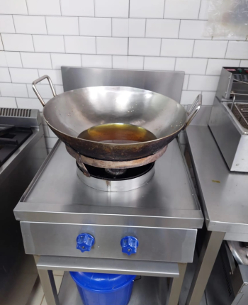 معدات مطعم نظيفة جدا للبيع