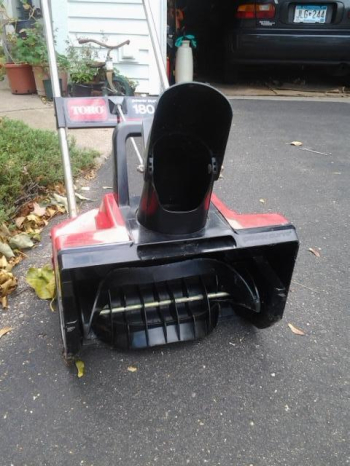 TORO SNOWTHROWER