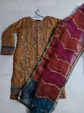 10/10 condition only 2 hour wear dress