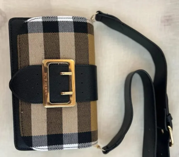 حقيبة يد ماركة بربري