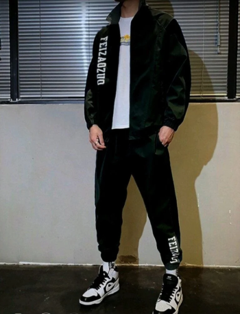 ملابس للبيع في الاسكندرية مصر