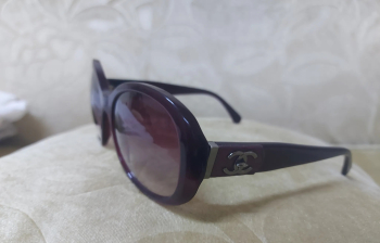 CHANEL GRADIENT 5235 Q TURNLOCK SQUARE SUNGLASSES CONDITION IS GOOD JUST BUSY AND USE !