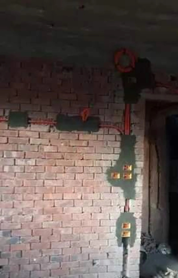 فني كهربائي سلسيون