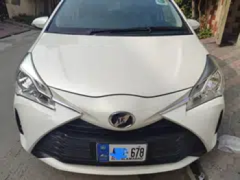 vitz parlwhite 2018model import 2022