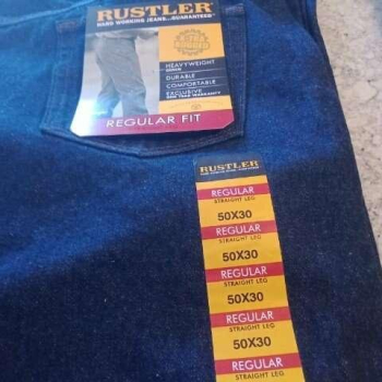 6 pr New blue Jeans with tags in Evanston, Wyoming