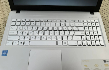 ASUS VivoBook 2023