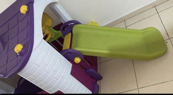 بيت اطفال مع زحليقه