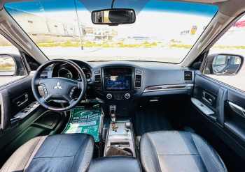 Mitsubishi pajaro 2010 GCC 3.8 full options