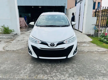 Toyota Yaris Ativ 1.3 Manual