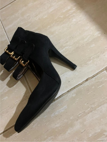 كعب اسود للعسل فقط