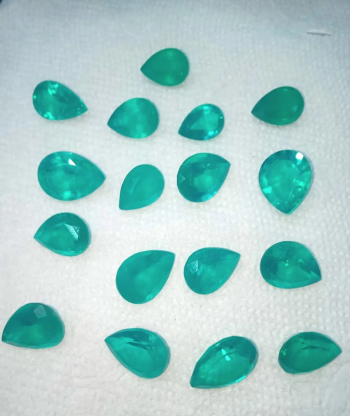 احجر زمورد برزيلي طبيعي 100٪