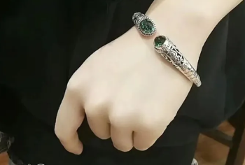 women silver bracelets