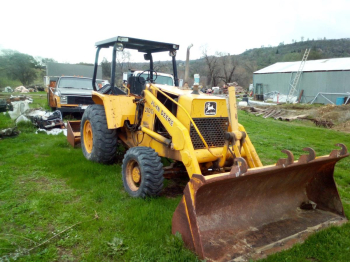 Late model 210c John deere 4x4 skip loader