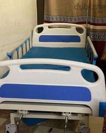 سرير طبي مستعمل
